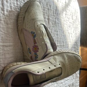 Puma Kids Sneakers in Cream and Purple